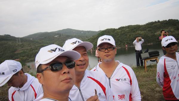 dvubb 图片点击可在新窗口打开查看